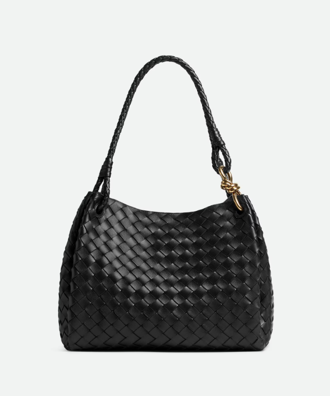 Modelo Parachute de Bottega Veneta