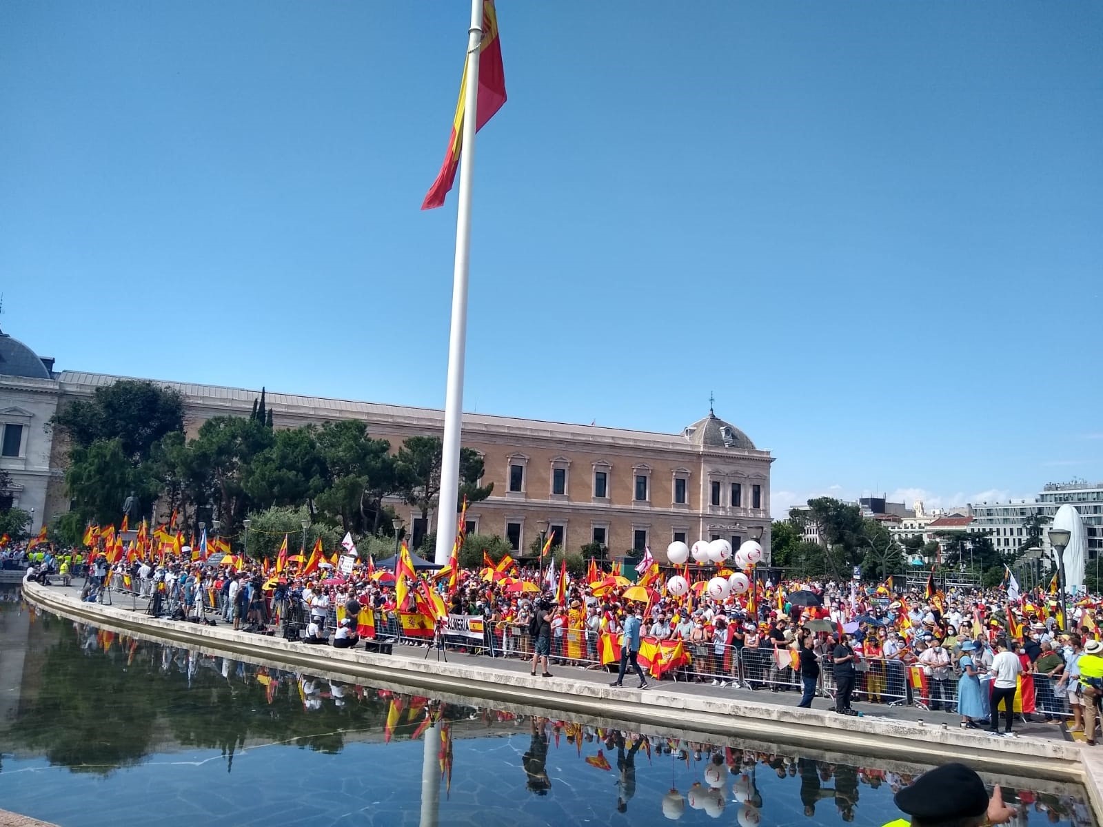 EuropaPress_3777221_mas_mil_personas_concentran_ya_1100_horas_madrilena_plaza_colon_proetestar
